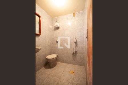 Casa à venda com 300m², 6 quartos e 4 vagasBanheiro de serviço