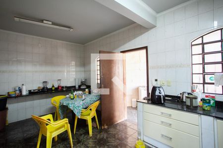 Casa à venda com 300m², 6 quartos e 4 vagasCozinha