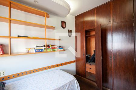 Casa à venda com 300m², 6 quartos e 4 vagasQuarto 2 - 1º andar