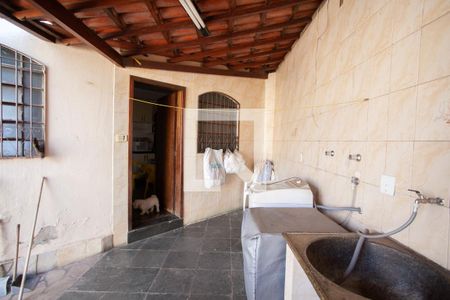 Casa à venda com 300m², 6 quartos e 4 vagasÁrea de Serviço