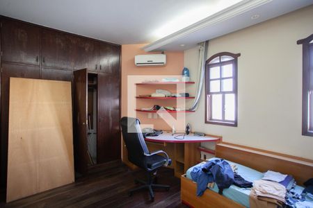 Casa à venda com 300m², 6 quartos e 4 vagasSuíte 1 - 1º andar