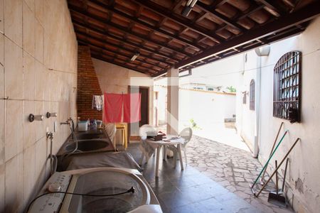 Casa à venda com 300m², 6 quartos e 4 vagasÁrea de Serviço