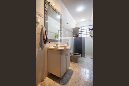 Casa à venda com 300m², 6 quartos e 4 vagasBanheiro Social - 1º andar