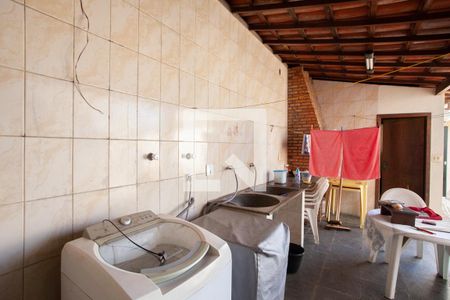 Casa à venda com 300m², 6 quartos e 4 vagasÁrea de Serviço