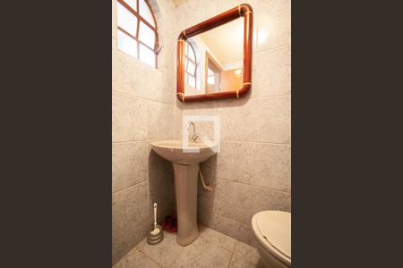 Casa à venda com 300m², 6 quartos e 4 vagasBanheiro de serviço