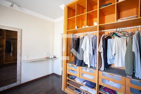 Casa à venda com 300m², 6 quartos e 4 vagasCloset Suíte 2 - 2º andar