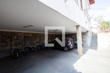 Casa à venda com 300m², 6 quartos e 4 vagasGaragem