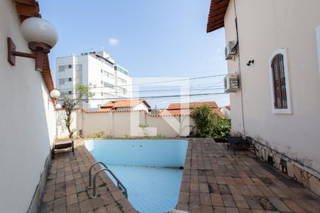 Casa à venda com 300m², 6 quartos e 4 vagasPiscina