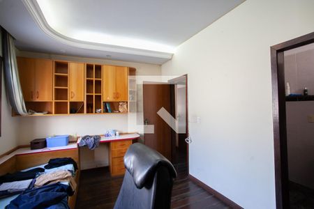 Casa à venda com 300m², 6 quartos e 4 vagasSuíte 1 - 1º andar