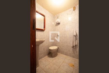 Casa à venda com 300m², 6 quartos e 4 vagasBanheiro de serviço