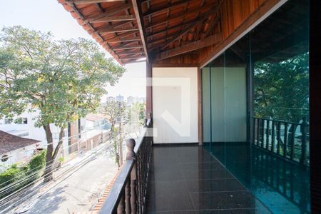 Casa à venda com 300m², 6 quartos e 4 vagasVaranda Espaço de Jogos