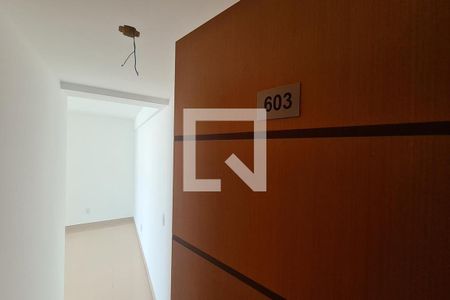 Apartamento à venda com 81m², 3 quartos e 1 vaga Apartamento à venda com 81m², 3 quartos e 1 vagaEntrada
