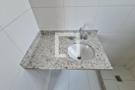 Apartamento à venda com 81m², 3 quartos e 1 vaga Apartamento à venda com 81m², 3 quartos e 1 vagaBanheiro da Suíte