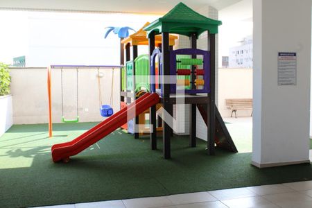 Apartamento à venda com 75m², 3 quartos e 2 vagasÁrea comum - Playground