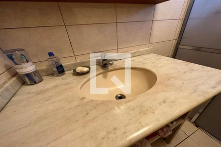 Casa à venda com 300m², 5 quartos e 2 vagasBanheiro 3