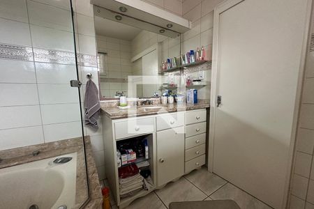 Casa à venda com 300m², 5 quartos e 2 vagasBanheiro da Suíte