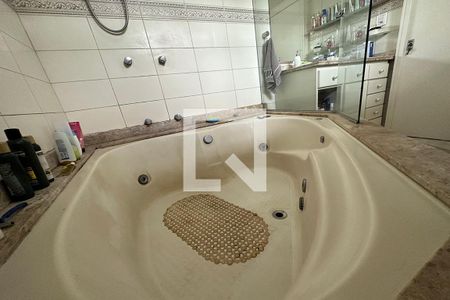 Casa à venda com 300m², 5 quartos e 2 vagasBanheiro da Suíte