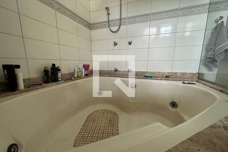 Casa à venda com 300m², 5 quartos e 2 vagasBanheiro da Suíte