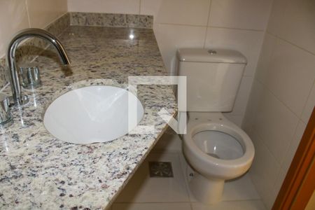 Apartamento à venda com 75m², 3 quartos e 2 vagas Apartamento à venda com 75m², 3 quartos e 2 vagasBanheiro 2