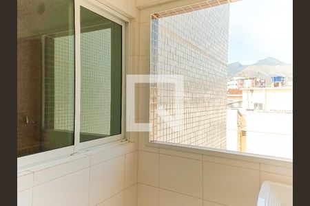 Apartamento à venda com 94m², 3 quartos e 2 vagas Apartamento à venda com 94m², 3 quartos e 2 vagasÁrea de Serviço