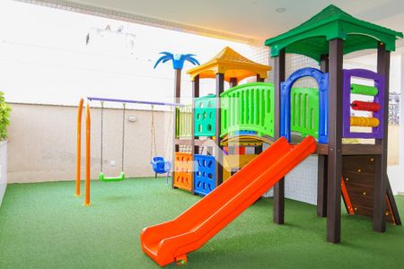 Apartamento à venda com 94m², 3 quartos e 2 vagas Apartamento à venda com 94m², 3 quartos e 2 vagasÁrea comum - Playground