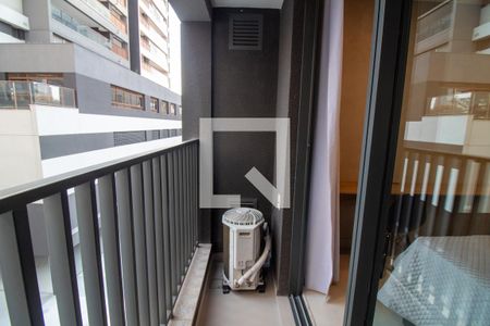 Varanda de kitnet/studio à venda com 1 quarto, 25m² em Brooklin Paulista, São Paulo