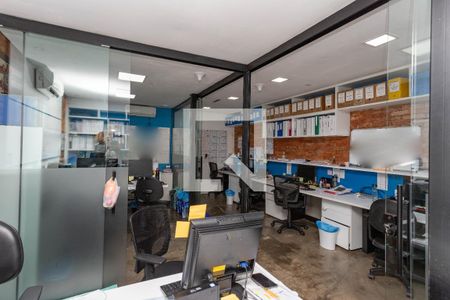 Casa à venda com 322m², 3 quartos e 2 vagasEscritório 