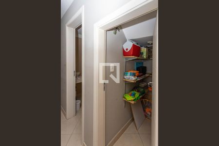 Casa à venda com 322m², 3 quartos e 2 vagasCorredor - despensa 