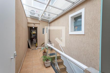 Casa à venda com 322m², 3 quartos e 2 vagasCorredor externo 