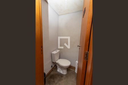 Casa à venda com 322m², 3 quartos e 2 vagasEscritório - banheiro 