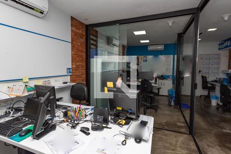 Casa à venda com 322m², 3 quartos e 2 vagasEscritório 