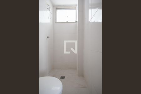Apartamento para alugar com 80m², 2 quartos e 1 vaga Apartamento para alugar com 80m², 2 quartos e 1 vagaBanheiro da Suíte