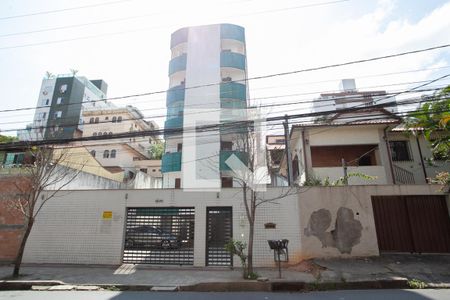 Apartamento para alugar com 80m², 2 quartos e 1 vaga Apartamento para alugar com 80m², 2 quartos e 1 vagaFachada