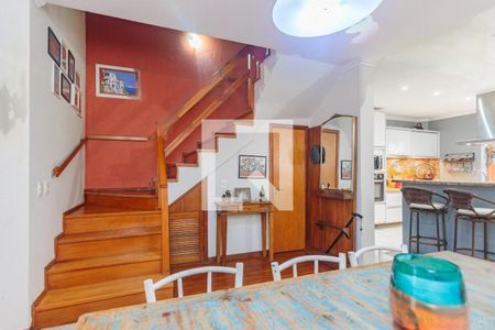 Casa à venda com 3 quartos, 182m² em Guarujá, Porto Alegre
