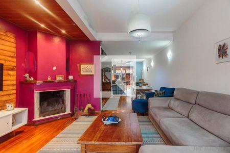 Casa à venda com 3 quartos, 182m² em Guarujá, Porto Alegre