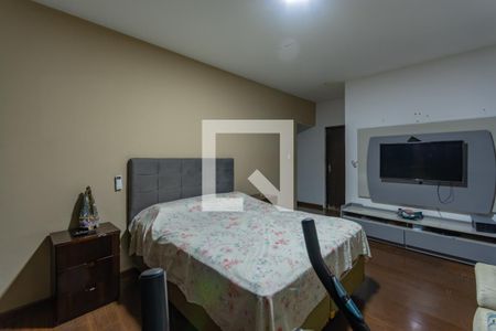 Casa à venda com 390m², 4 quartos e 4 vagas Casa à venda com 390m², 4 quartos e 4 vagasSuíte 1