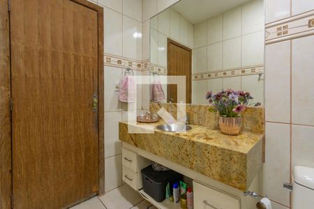 Casa à venda com 390m², 4 quartos e 4 vagas Casa à venda com 390m², 4 quartos e 4 vagasBanheiro suíte