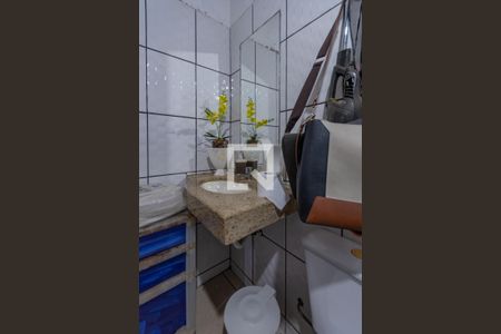 Casa à venda com 390m², 4 quartos e 4 vagas Casa à venda com 390m², 4 quartos e 4 vagasBanheiro de serviço