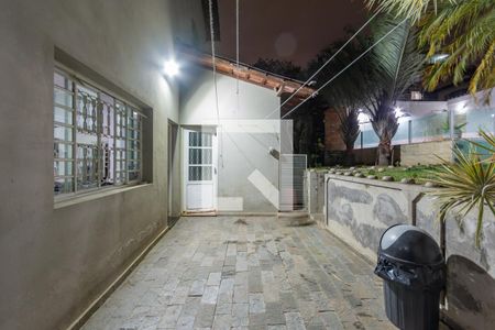 Casa à venda com 390m², 4 quartos e 4 vagas Casa à venda com 390m², 4 quartos e 4 vagasQuintal