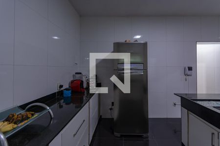 Casa à venda com 390m², 4 quartos e 4 vagas Casa à venda com 390m², 4 quartos e 4 vagasCozinha