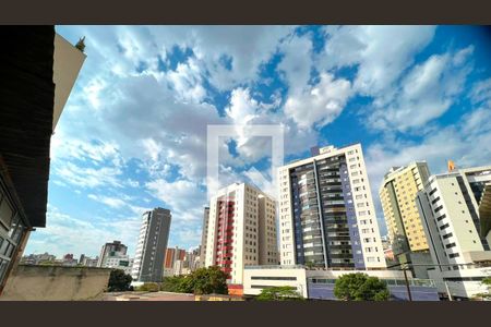 Casa à venda com 308m², 8 quartos e sem vaga Casa à venda com 308m², 8 quartos e sem vagaVista