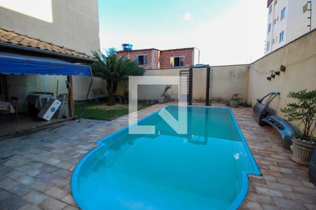 Casa à venda com 330m², 6 quartos e 4 vagasPiscina