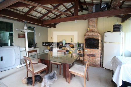 Casa à venda com 330m², 6 quartos e 4 vagasChurrasqueira