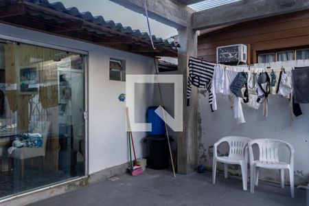 Casa à venda com 40m², 2 quartos e 1 vagaÁrea de Serviço