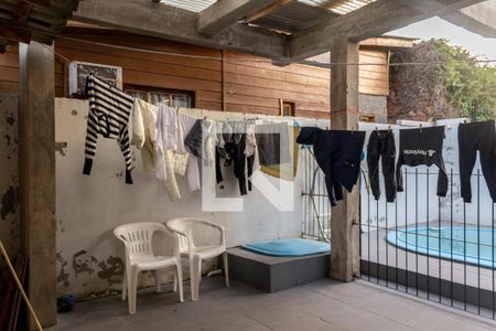 Casa à venda com 40m², 2 quartos e 1 vagaÁrea de Serviço