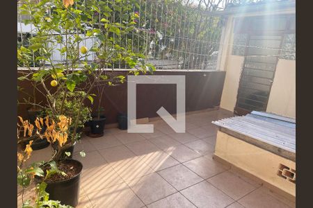 Casa à venda com 164m², 4 quartos e 3 vagasQuintal