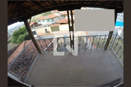 Casa à venda com 330m², 3 quartos e 3 vagas Casa à venda com 330m², 3 quartos e 3 vagasVaranda Suíte