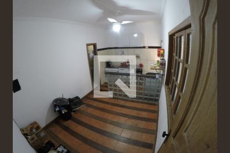 Casa à venda com 330m², 3 quartos e 3 vagasEspaço 2 com cozinha e banheiro