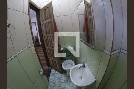 Casa à venda com 330m², 3 quartos e 3 vagasBanheiro