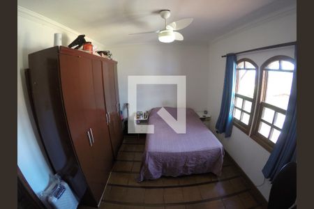 Casa à venda com 330m², 3 quartos e 3 vagasQuarto 2